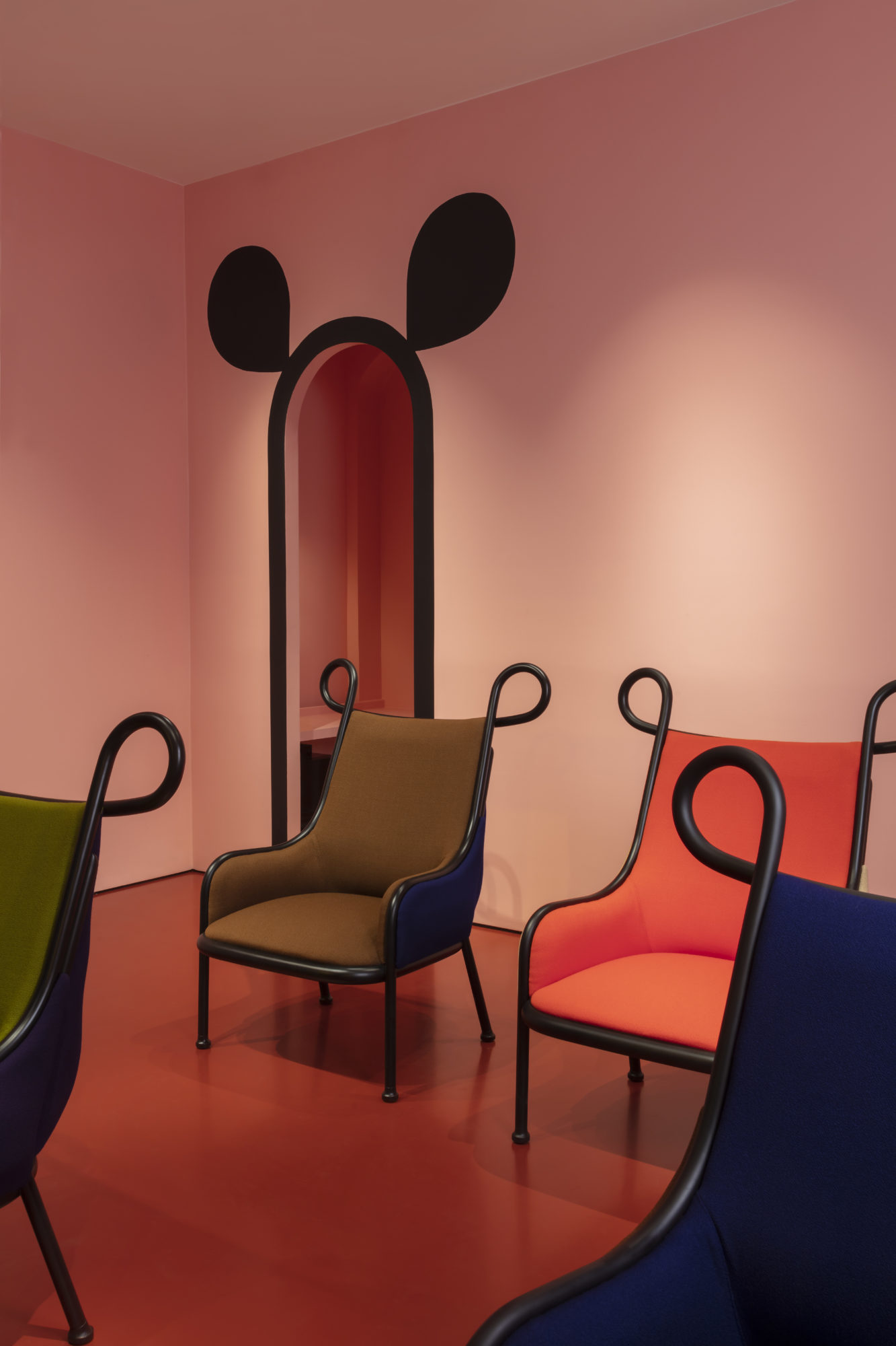 MICKEY IN PARIS - India Mahdavi