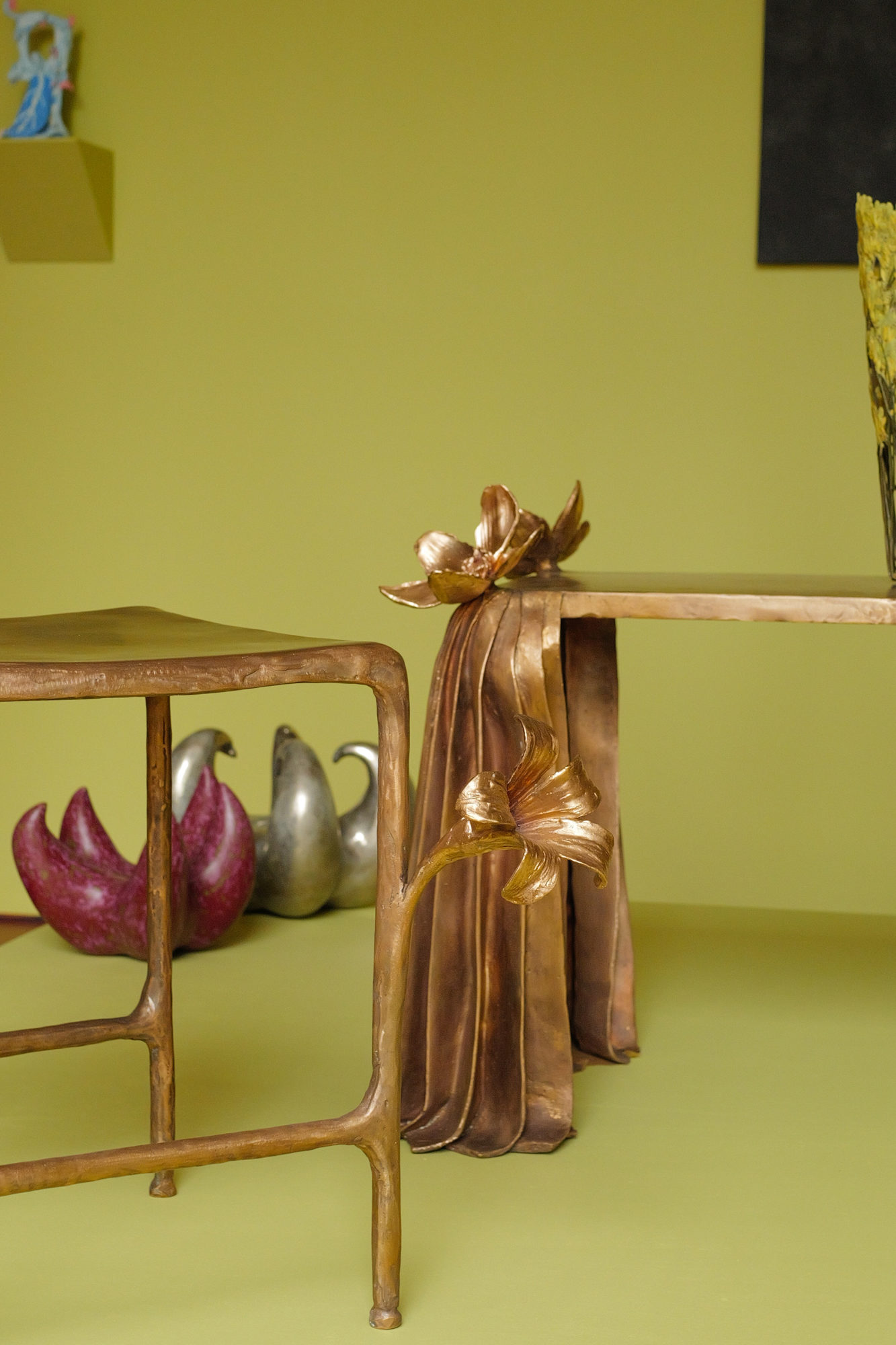 FOREIGN FLOWERS - India Mahdavi