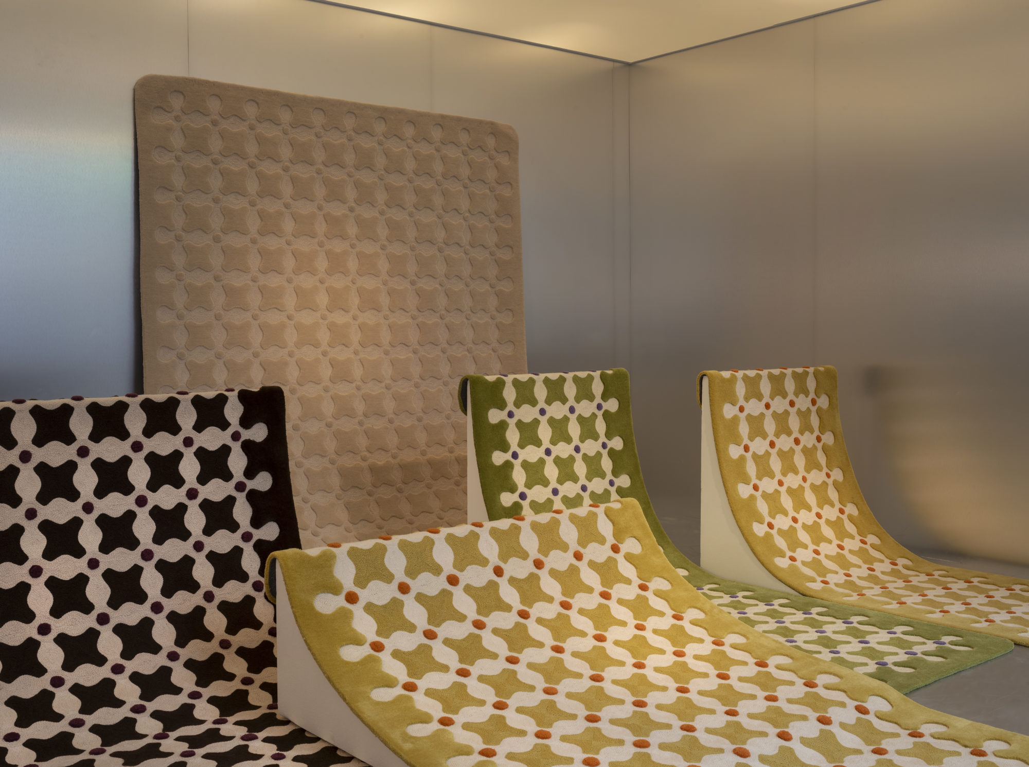 CRISS CROSS - India Mahdavi